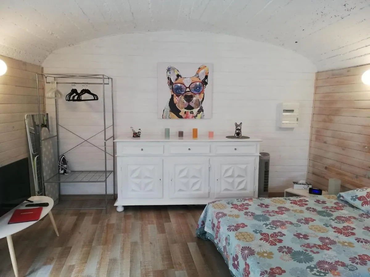 41 Rue De La Roche Apartment Auzat-la-Combelle 0*,  France